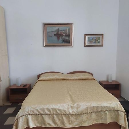 バーリLa Casa Di Periferiaアパートメント エクステリア 写真