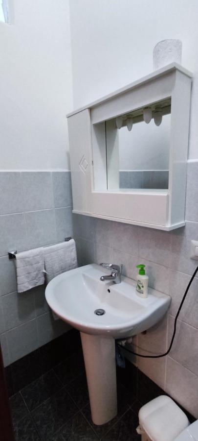 バーリLa Casa Di Periferiaアパートメント エクステリア 写真
