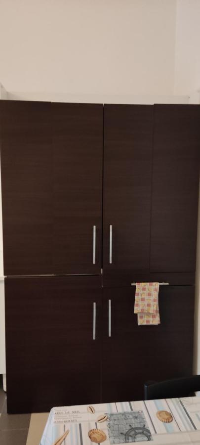 バーリLa Casa Di Periferiaアパートメント エクステリア 写真