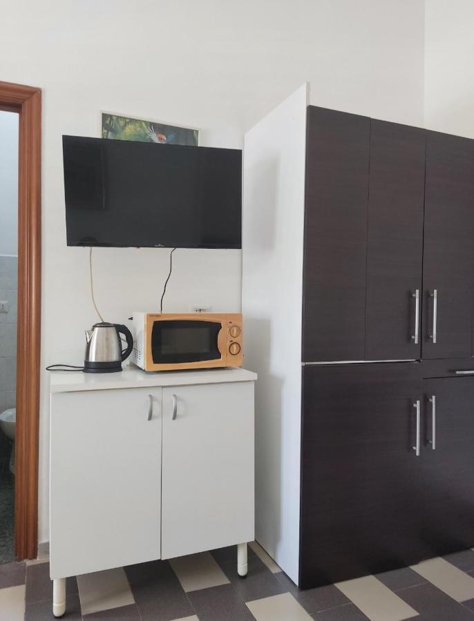 バーリLa Casa Di Periferiaアパートメント エクステリア 写真